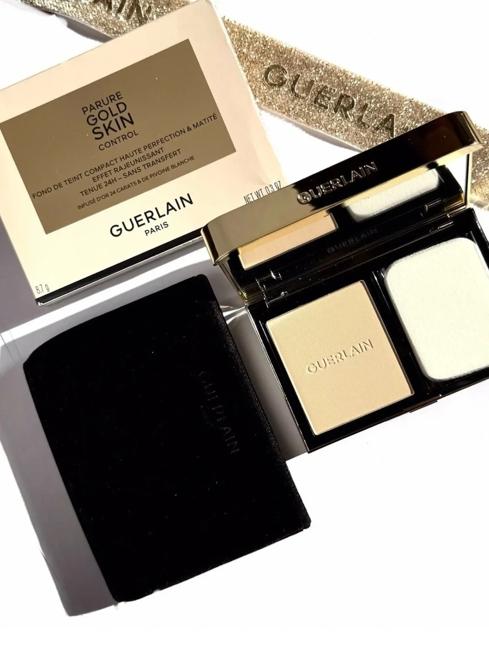 Guerlain Parure Gold Skin Control High Perfection Matte Powder Foundation 0N